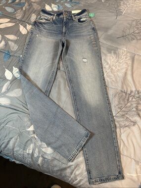 NWTS Maurices EDGLY Light Blue Straight Leg High Rise Jeans Sz 2 R distressed